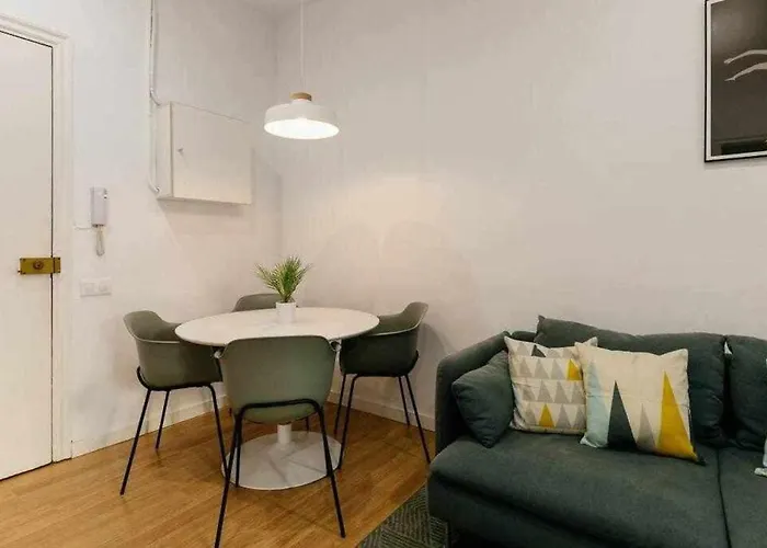 Cozy & Central Apartment